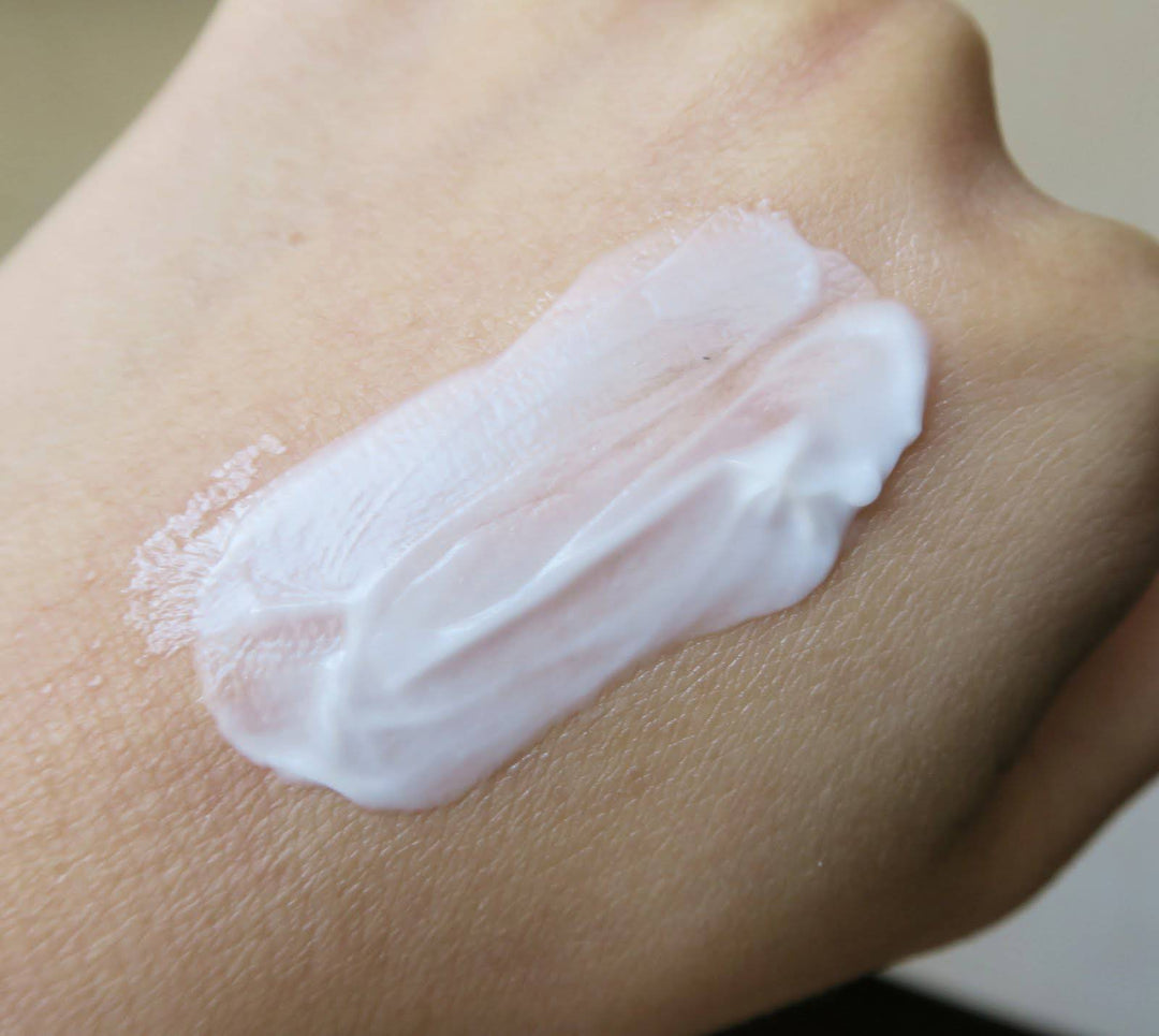 KAOAtrix Beauty Charge Hand Cream Peach Tea 80g - La Cosmetique