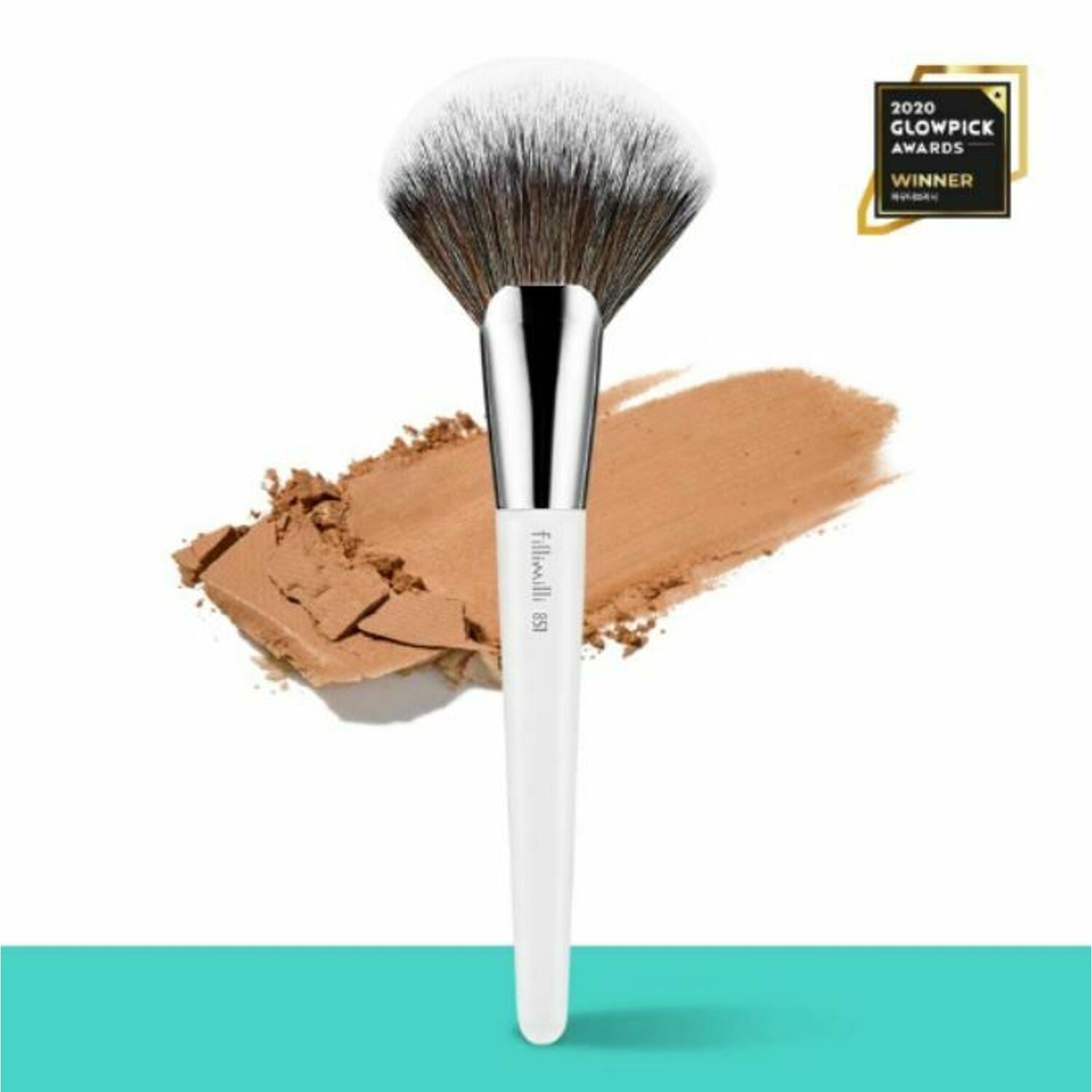 Fillimilli Big Fan Brush 851 makeup brush with soft bristles, ideal for applying powder or blush, shown in a close-up image.