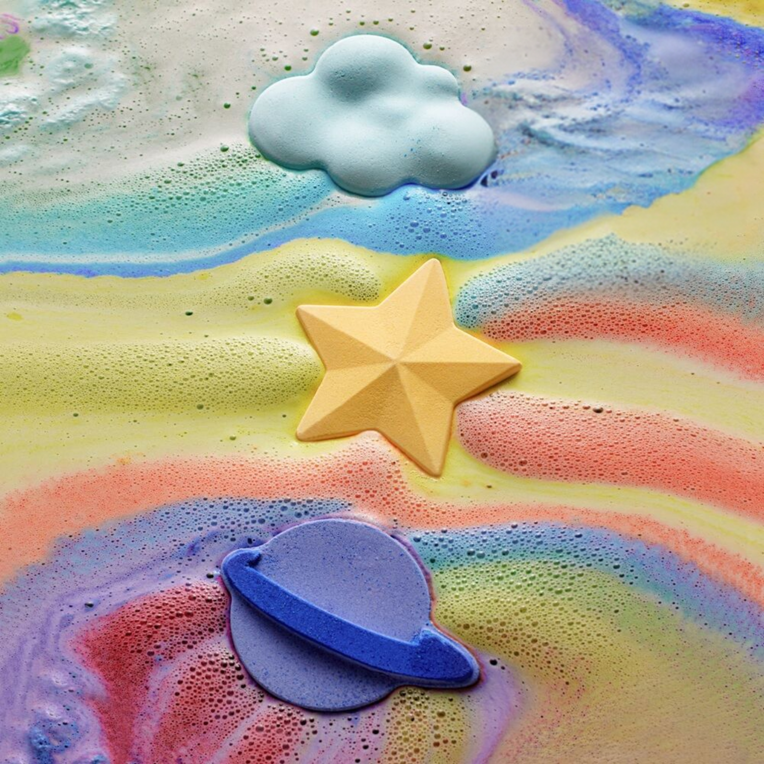 ROUND A’ROUND Universe Bubble Bath Bomb Golden Fiesta 170g, body wash and scrub with vibrant, shimmering golden design.