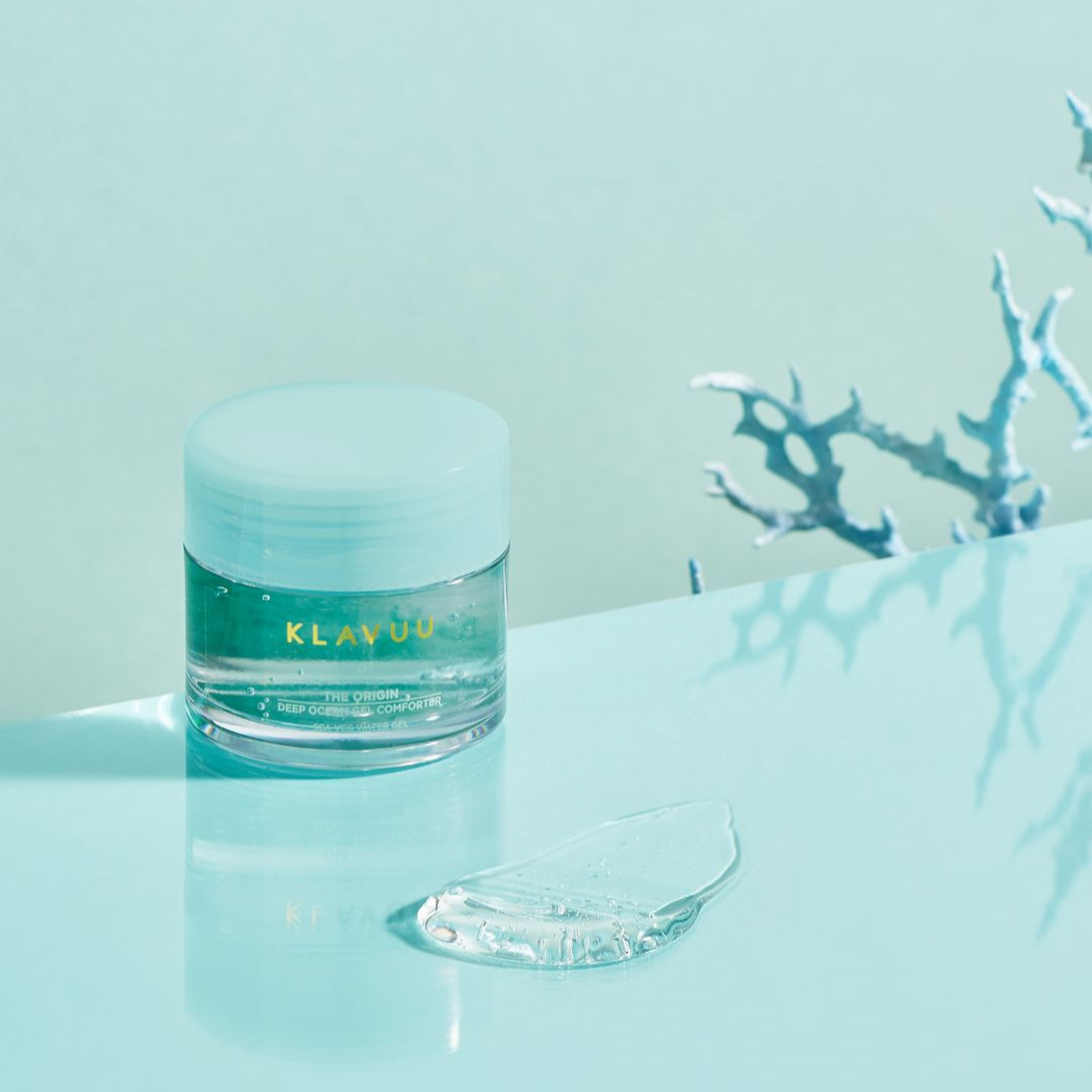 Klavuu The Origin Deep Ocean Gel Comforter face moisturizer in 70ml jar, featuring a sleek blue packaging and fresh, hydrating formula.