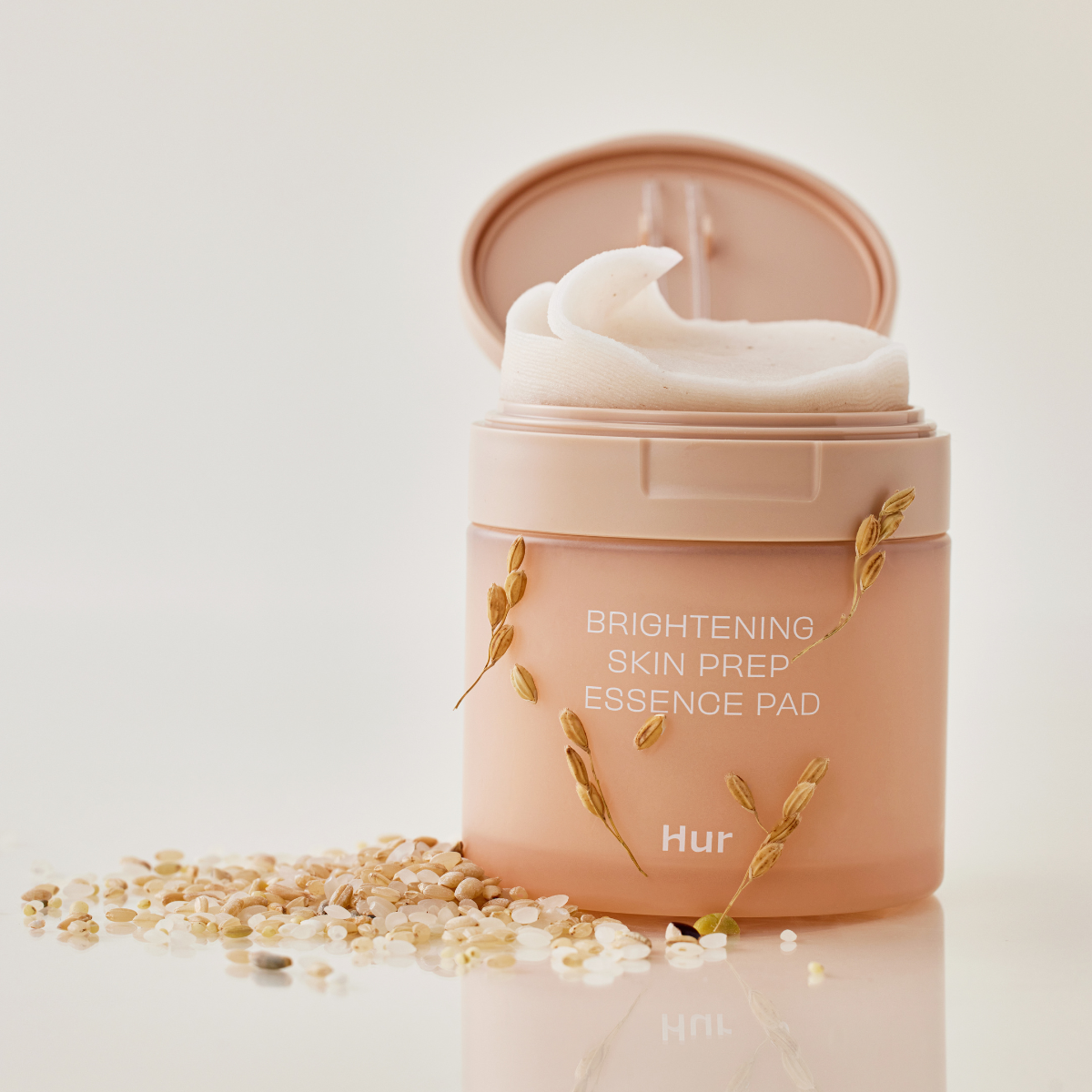 House of Hur Brightening Skin Prep Essence Pad 70pcs, toner pads with brightening formula and soft cotton material.