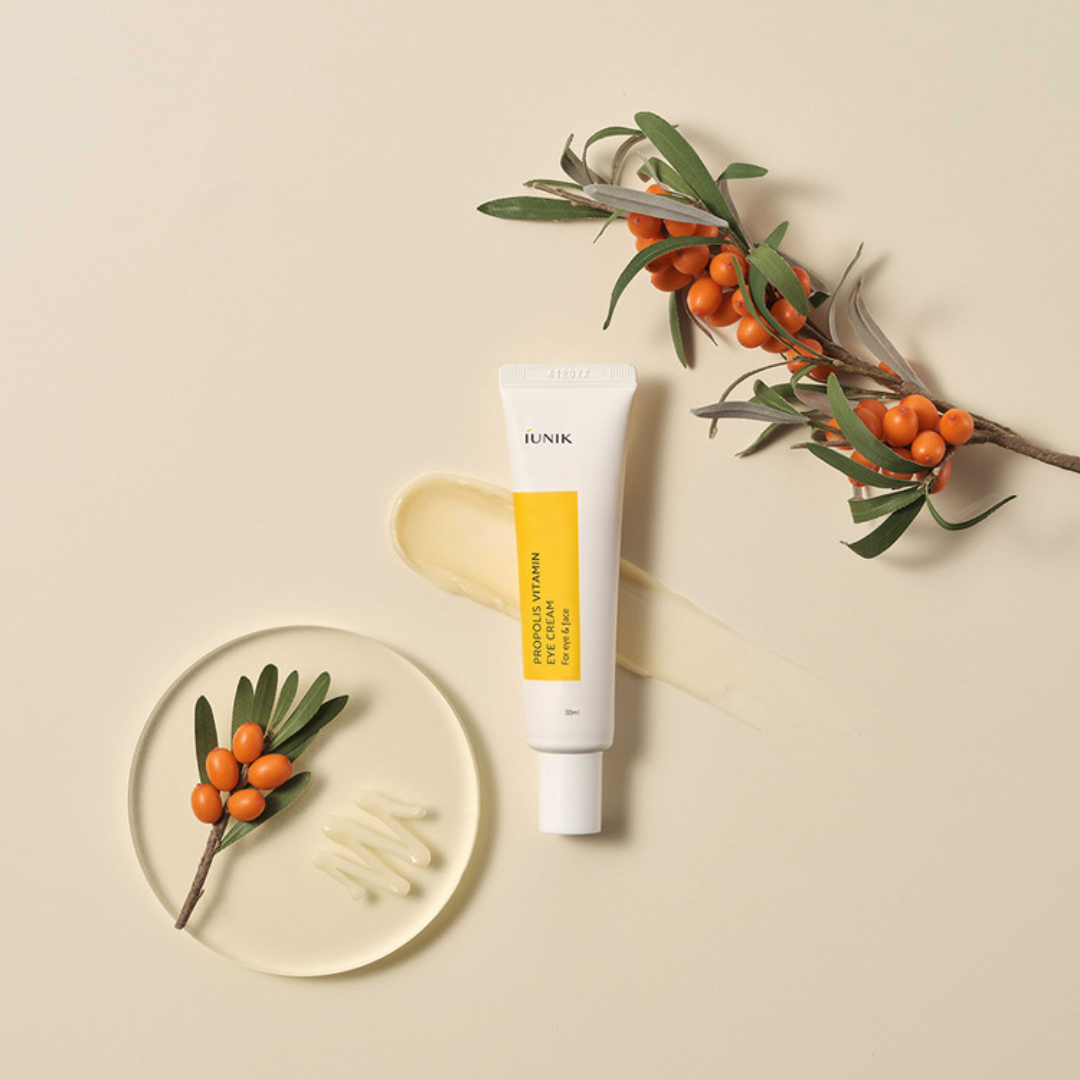 iUNIK Propolis Vitamin Eye Cream in a 30ml jar, showing the creamy eye cream texture and packaging.