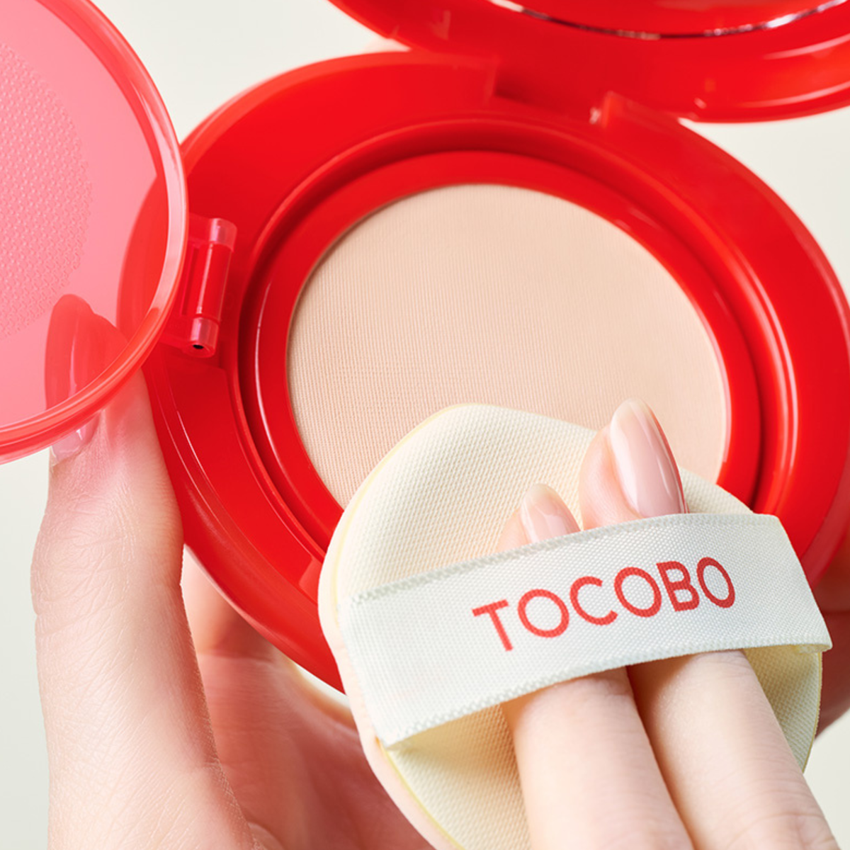 TOCOBO Apple Dewy Fit Cushion Foundation 15g in a compact with a natural, dewy finish and soft beige shade.