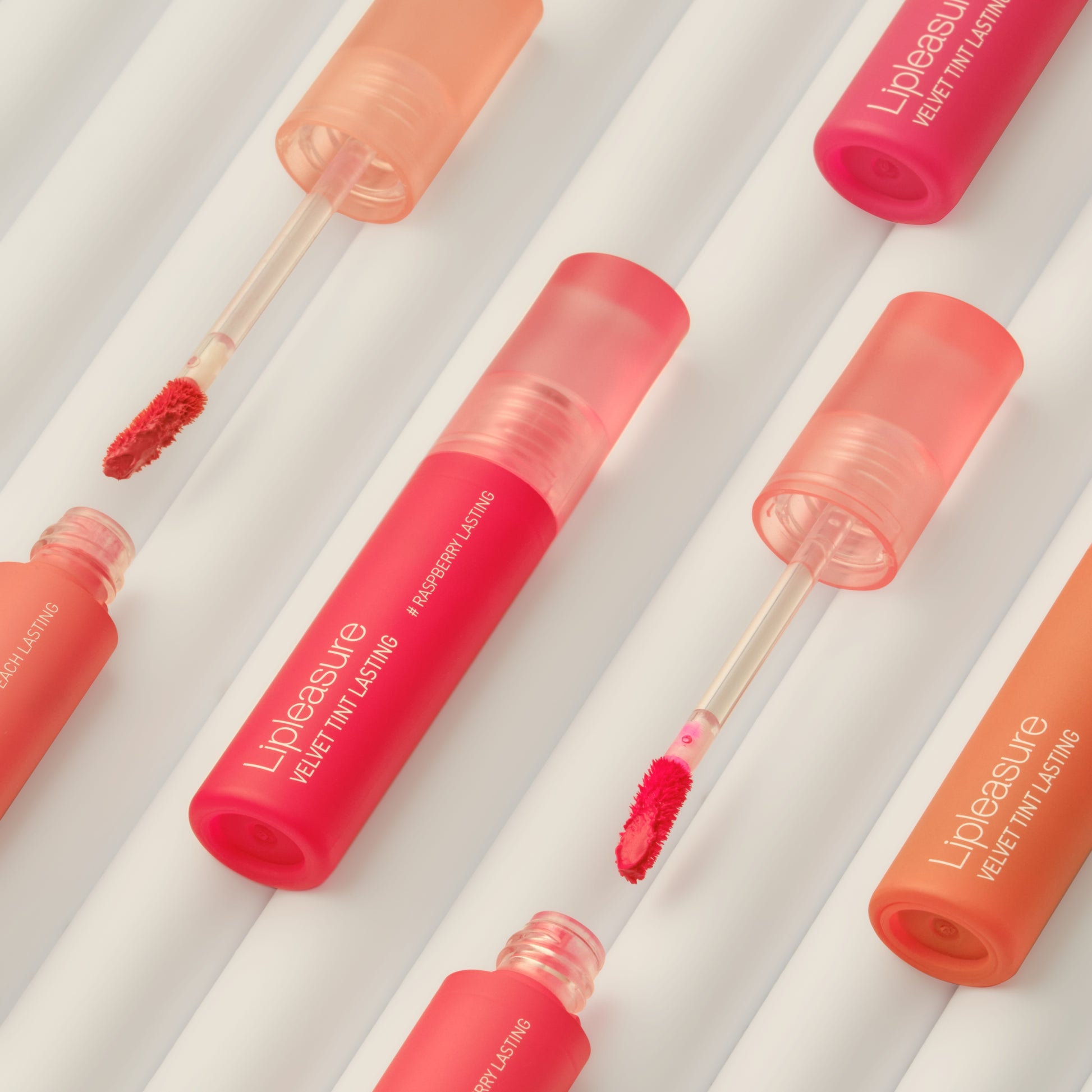 MAKEheal Lipleasure Velvet Tint Lasting lip tint applied on lips with a smooth, velvety finish and vibrant color.