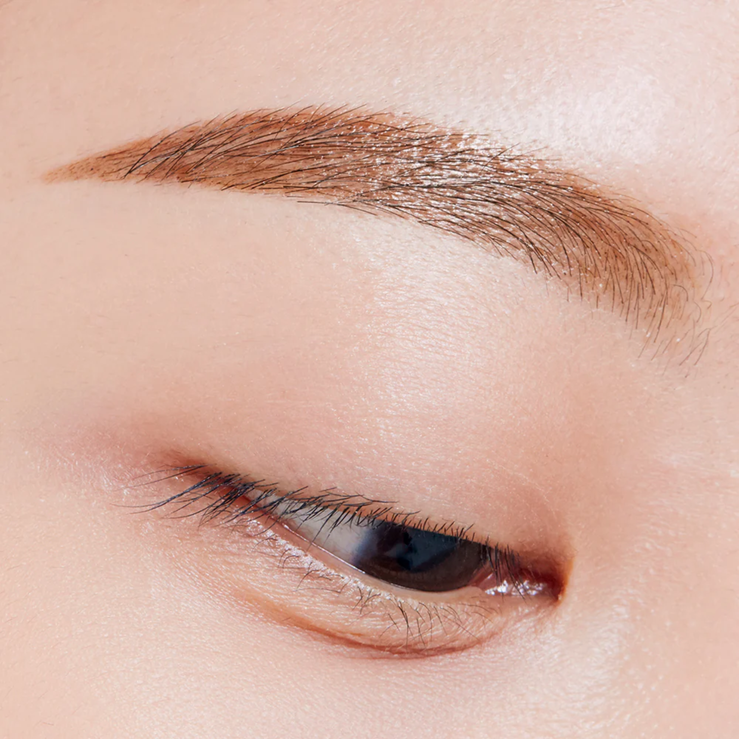 Clio Kill Brow Dual Tattoo Pen Set for eyebrows, featuring two precision eyebrow tattoo pens with detailed applicator tips.