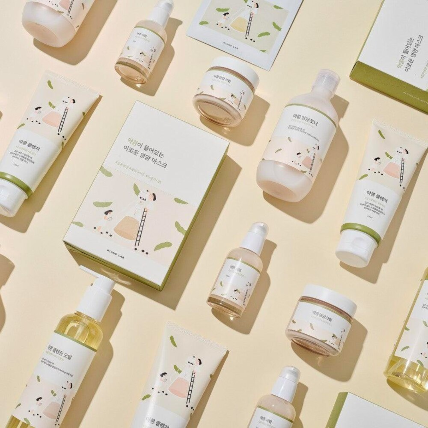 Round Lab Soybean Nourishing Cleansing Oil in a 200ml bottle, featuring clear liquid and a minimalist label design.