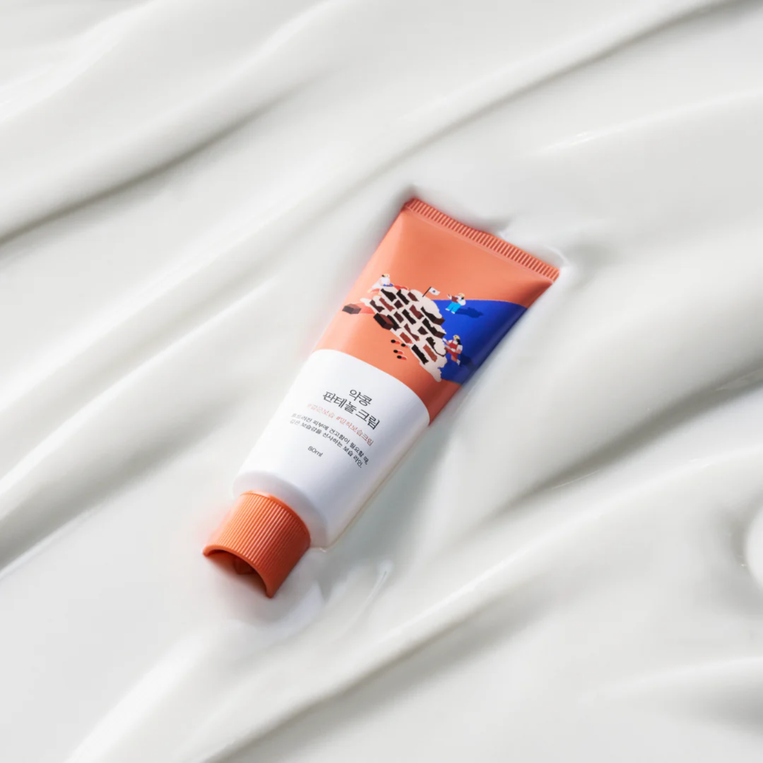 Round Lab Soybean Panthenol Cream 80ml face moisturizer jar with white cream inside and minimalist packaging.