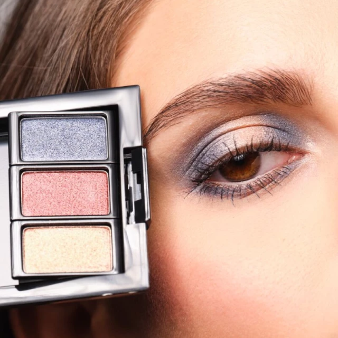 ARTDECO eyeshadow pearl in a shimmering shade, showing a close-up of the smooth, metallic eyeshadow pan with a reflective finish.