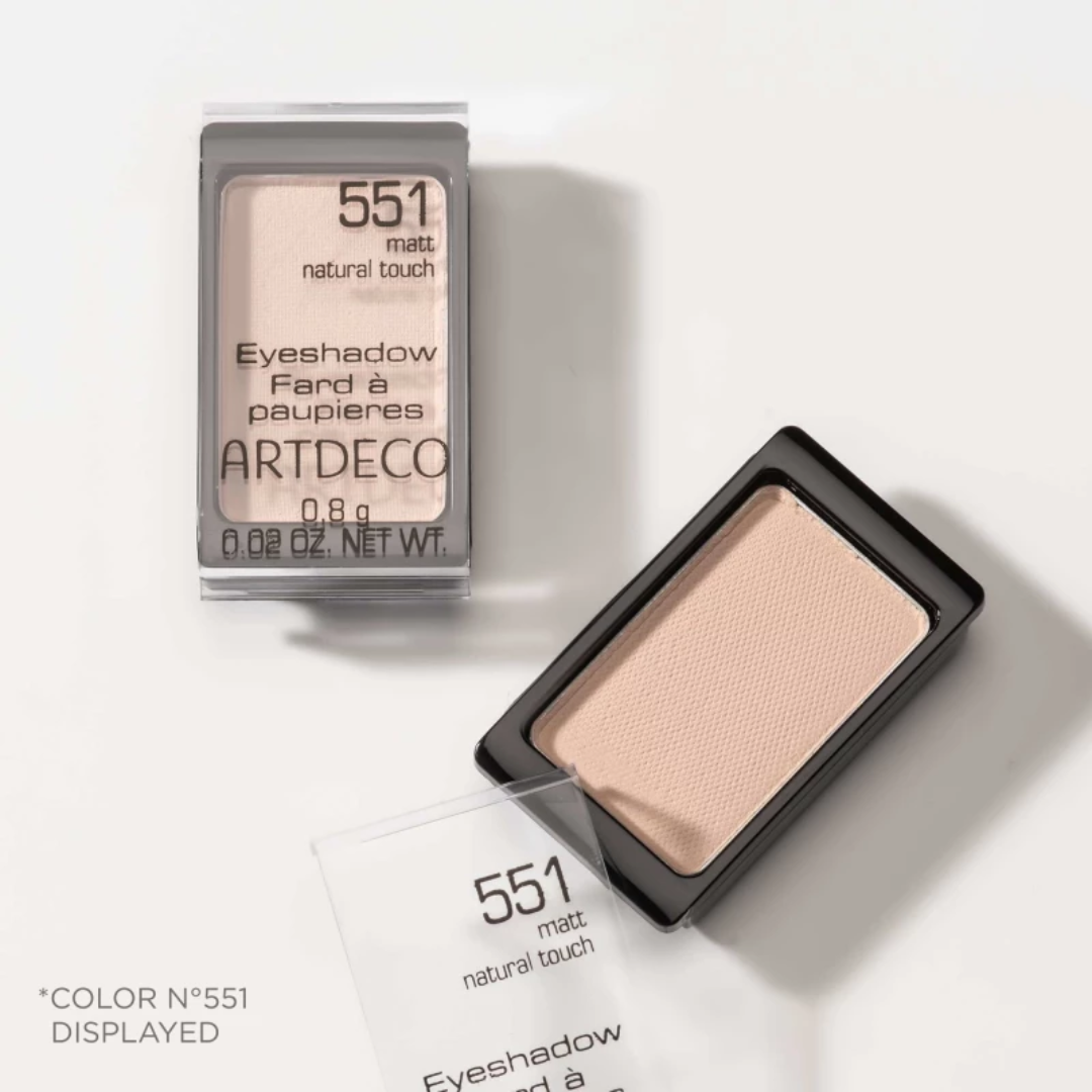 ARTDECO Eyeshadow Matte in neutral shade, close-up of the eyeshadow pan showing smooth, velvety matte finish.