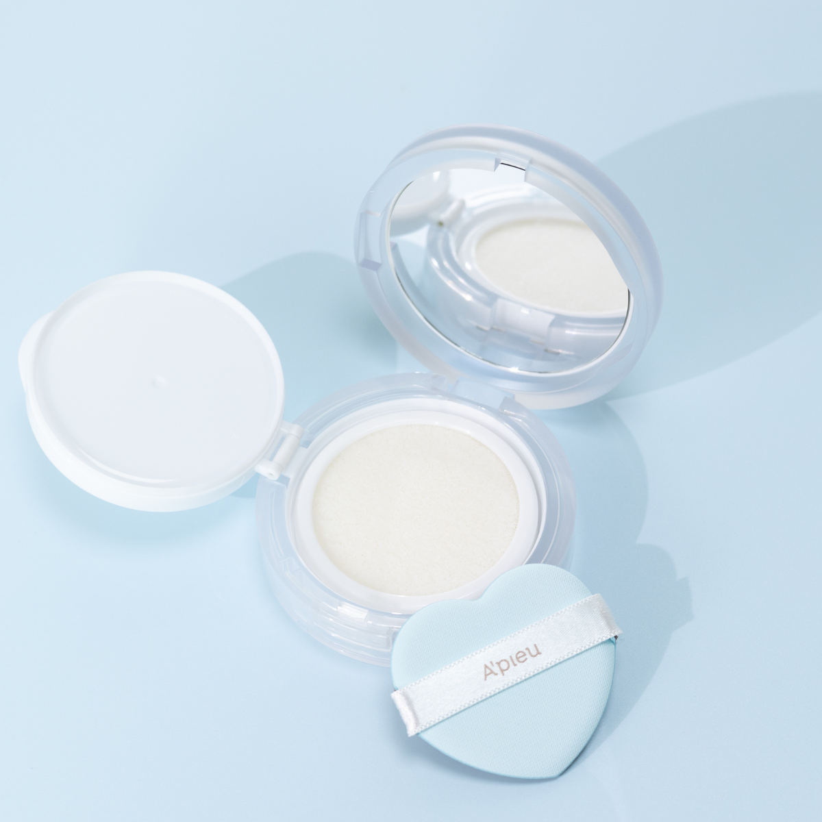 A'pieu Waterlock Finisher setting powder in a sleek compact, designed to set makeup with a matte finish and lightweight texture.