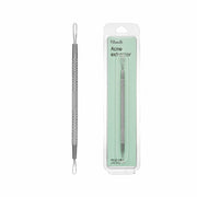 Fillimilli acne extractor beauty tool with metal loop for removing blackheads and whiteheads, close-up view of the stainless steel tip.