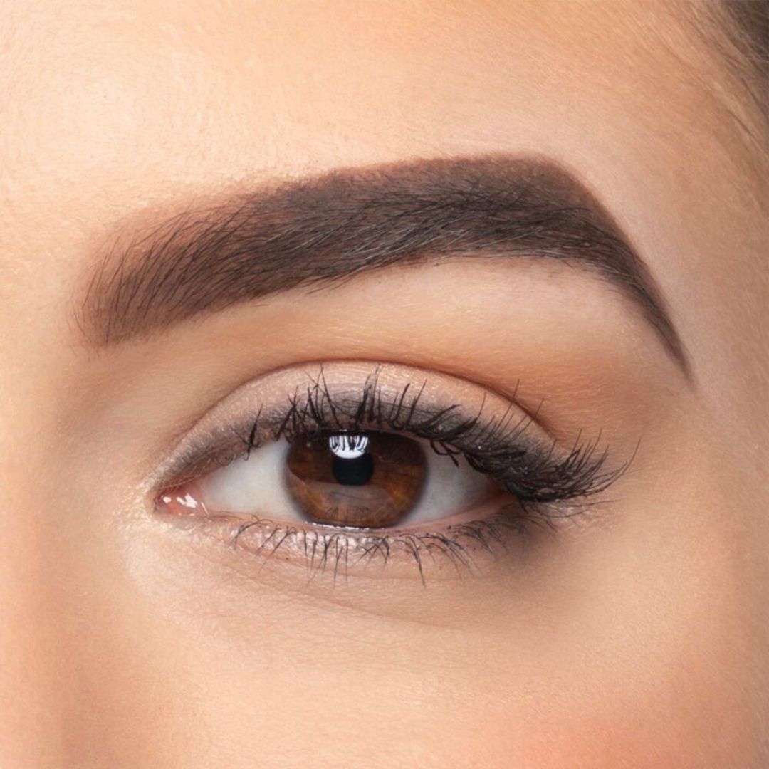 ARTDECO 2-in-1 brow perfector with eyebrow pencil and gel for natural, defined eyebrows.