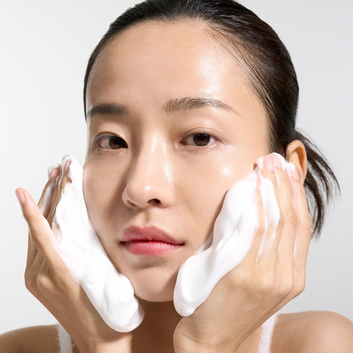 Missha Super Panthenol Bubble Cleanser gel and foam with oil control for clear, refreshed skin in a 200ml bottle.