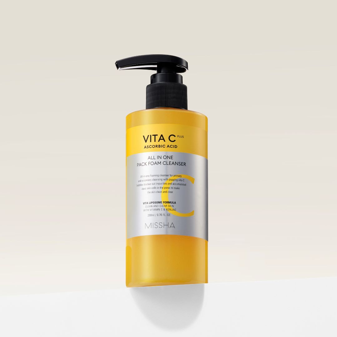 Missha Vita C Plus All In One Pack foam cleanser in 200ml tube, featuring gel and foam textures for brightening skincare.