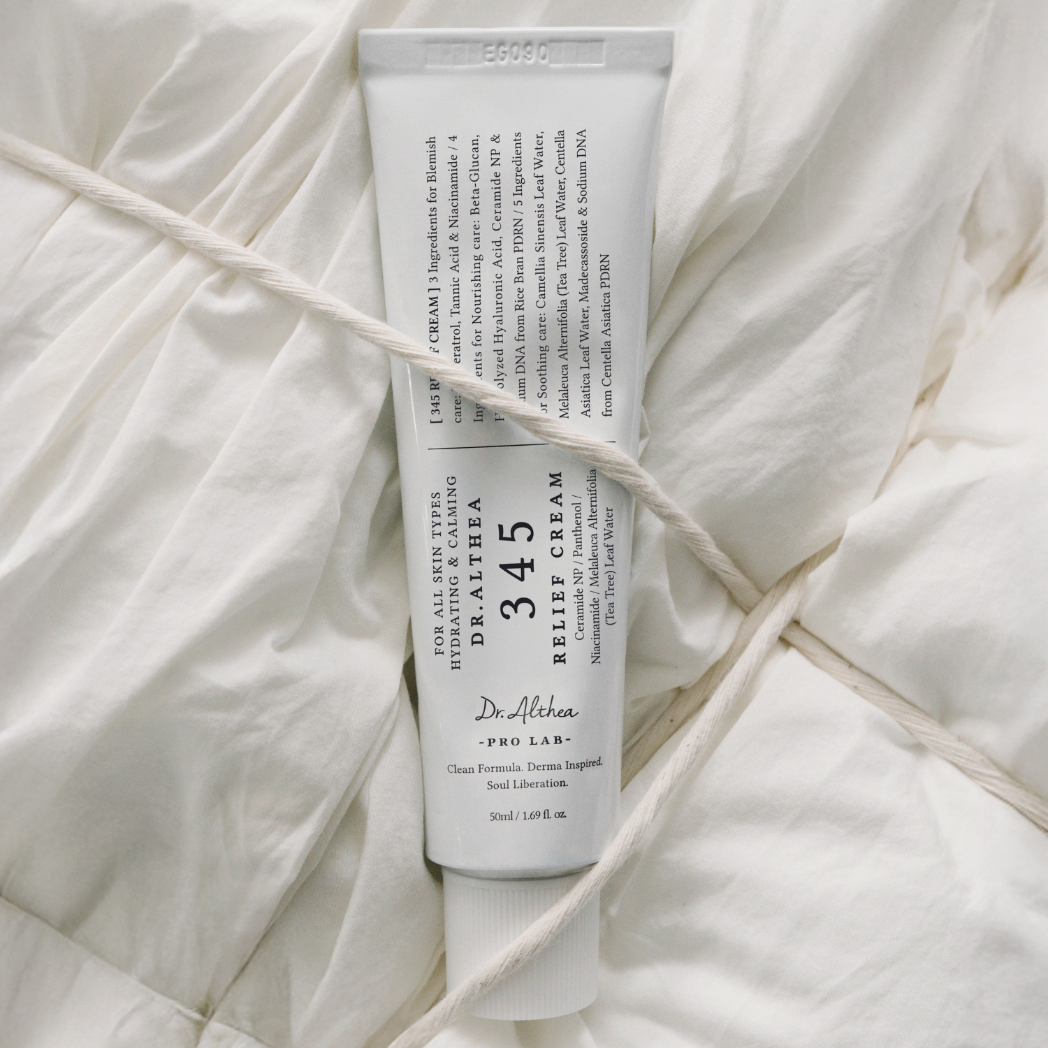 Dr. Althea 345 Relief Cream face moisturizer in 50ml jar, smooth cream with calming and hydrating texture.