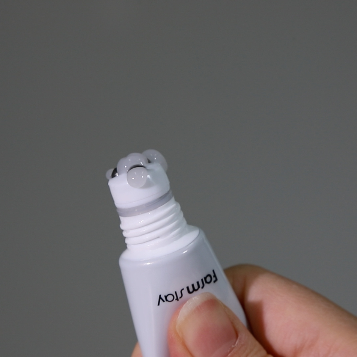 Farmstay Collagen Water Full Moist Rolling Eye Serum 25ml, hydrating eye treatment with collagen for refreshed, youthful eyes.