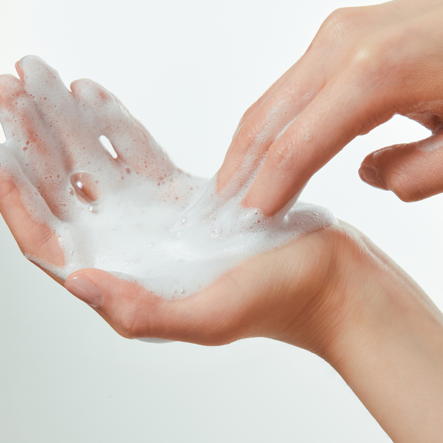 Goodal Houttuynia Cordata Hyaluron soothing pore cleansing foam in a 150ml tube, designed for gentle gel and foam cleansing.