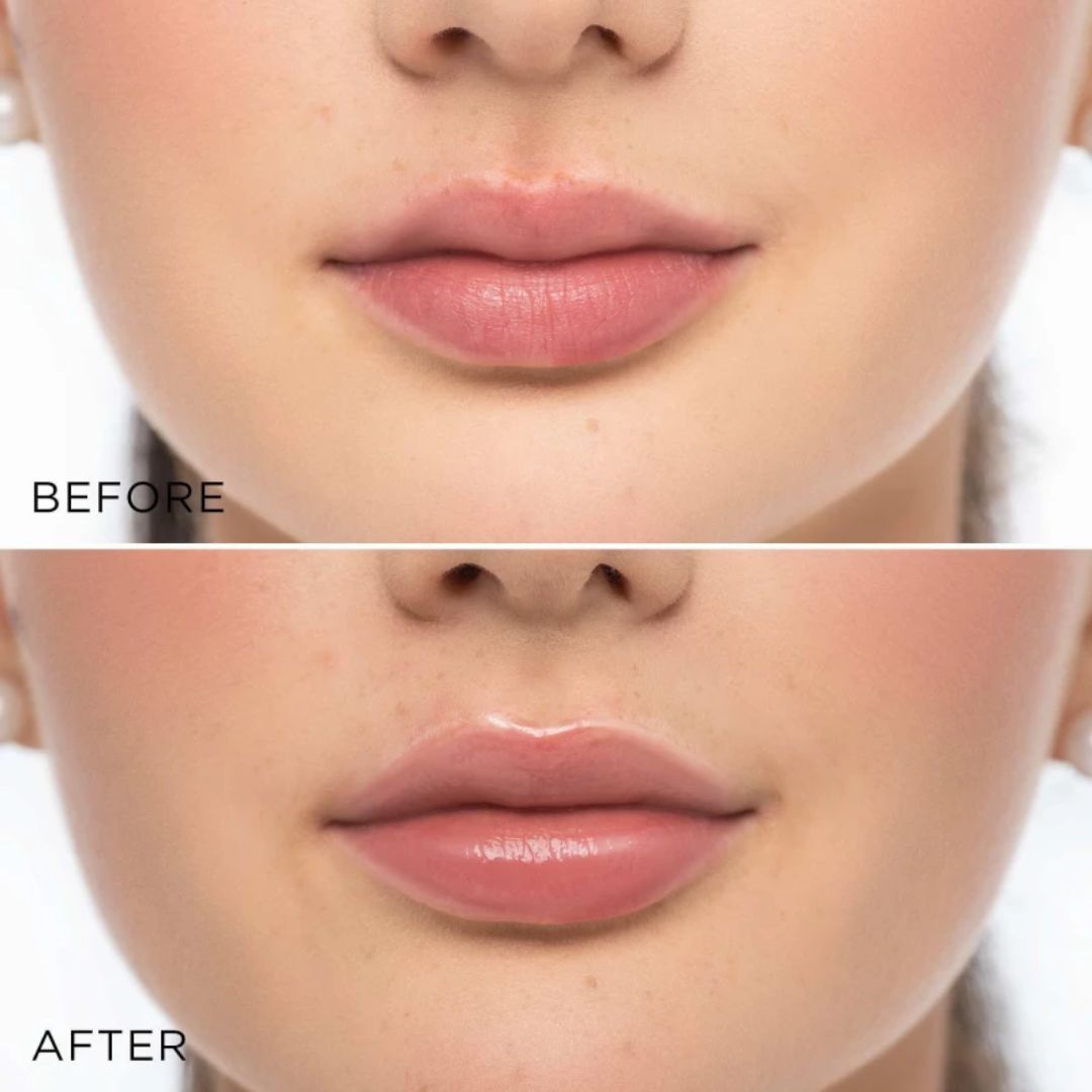 ARTDECO Glossy Lip Volumizer lip plumper applying a shiny, hydrating gloss to lips with a smooth, glossy finish.