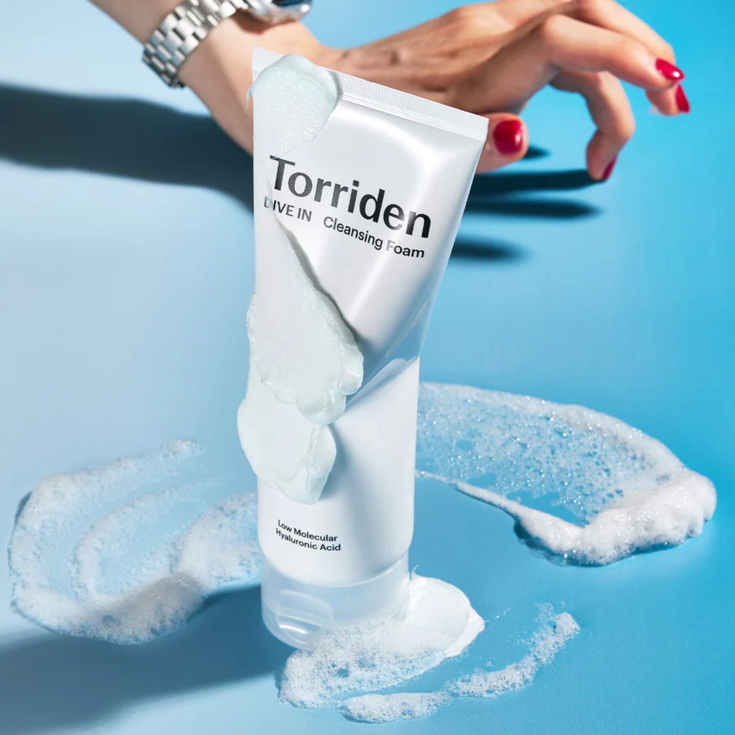 Torriden DIVE-IN Low Molecular Hyaluronic Acid Cleansing Foam in a 150ml tube, showing the gel and foam cleanser product.