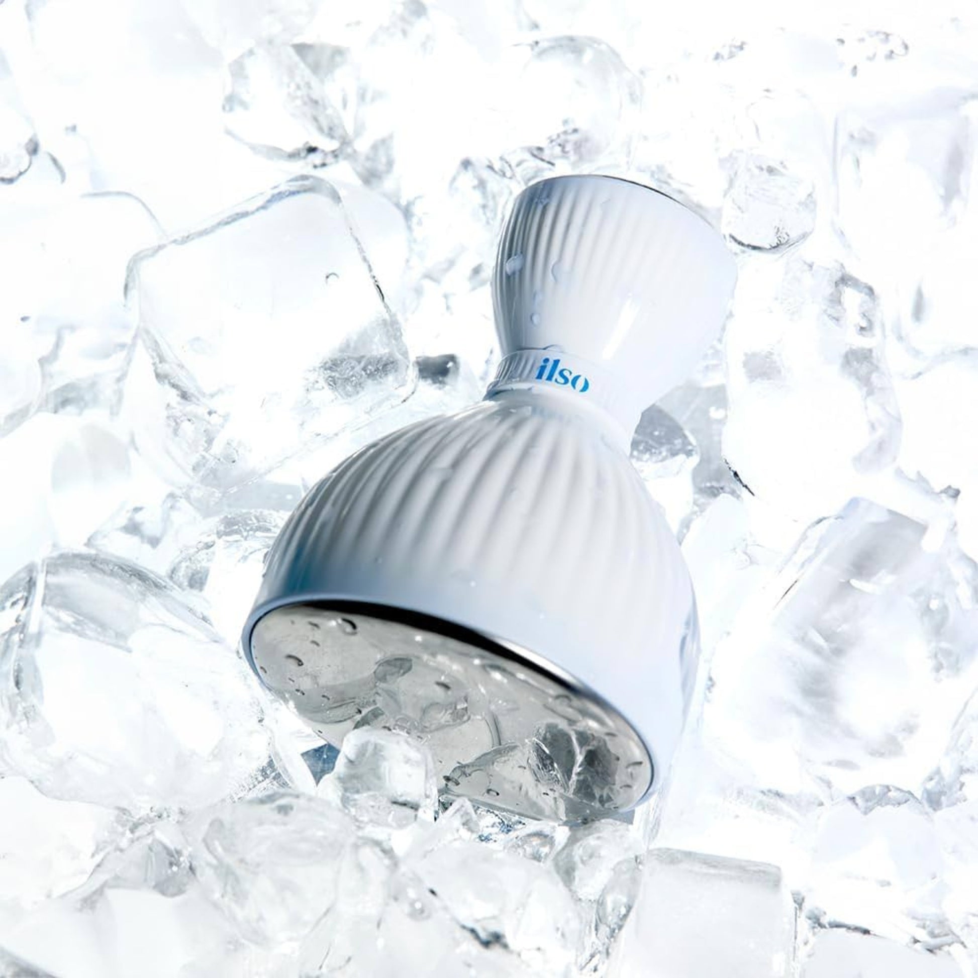ILSO Dual Cooling Master beauty tool with dual cooling plates, designed for facial skin care and refreshing treatments.