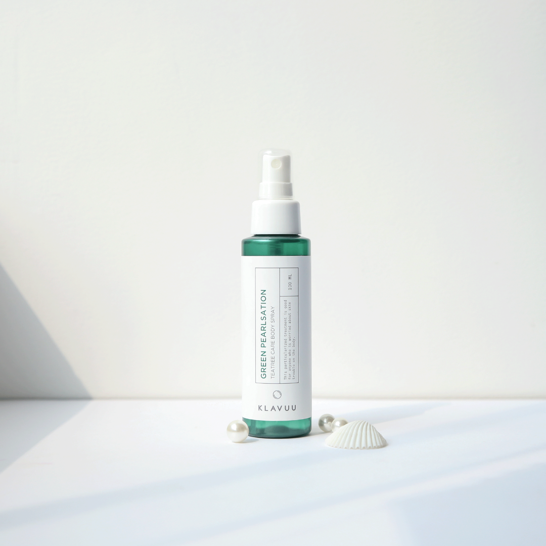Klavuu Pearlsation Teatree Care Body Spray bottle, green and white packaging, with a spray nozzle, 100ml size.