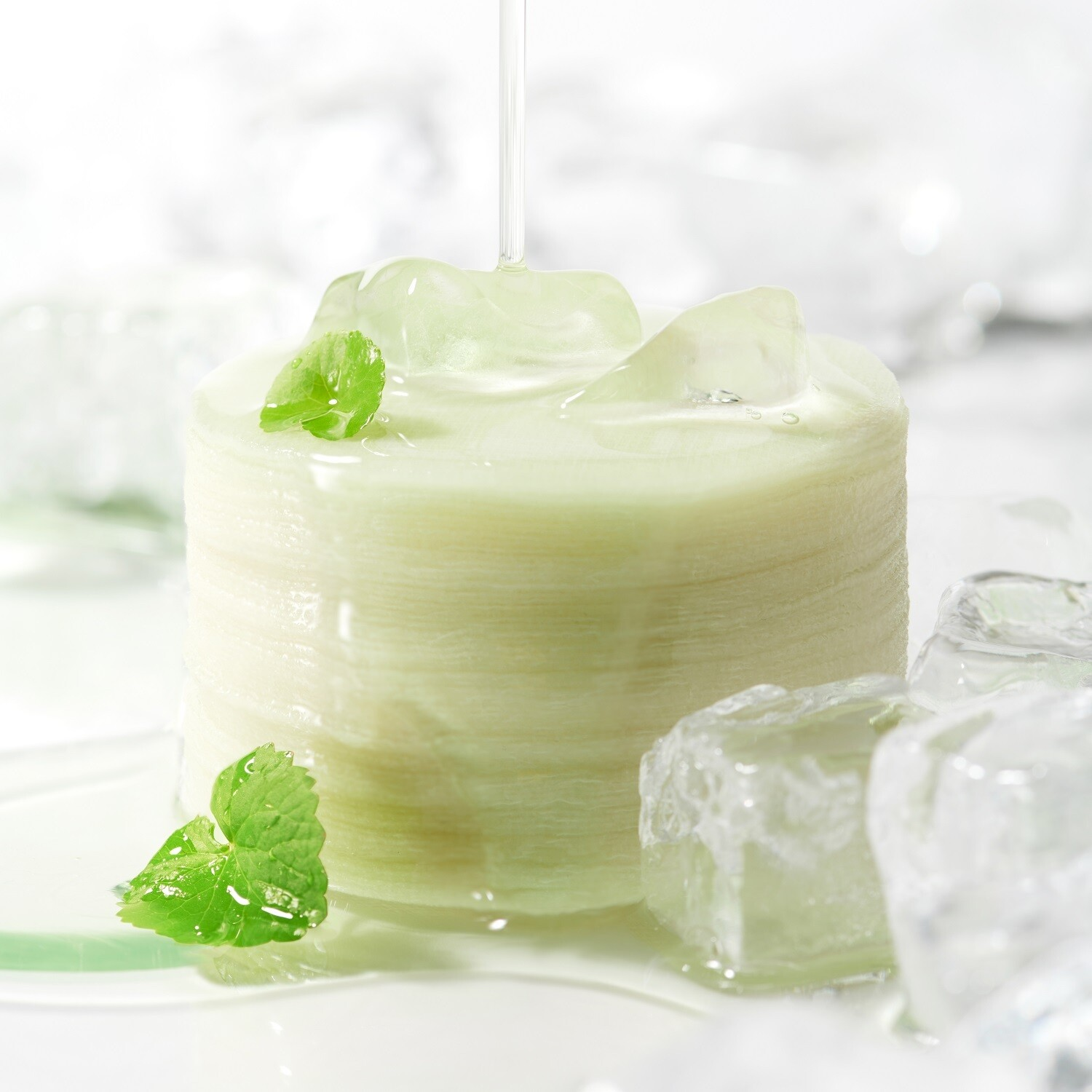 Cell Fusion C Cica Cooling Pad toner pad, close-up of 70 soothing, hydrating skincare toner pads in a transparent container.