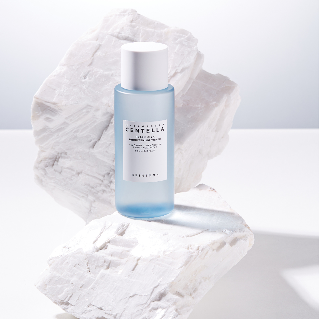 SKIN1004 Madagascar Centella Hyalu-Cica Brightening Toner 210ml bottle with clear liquid and label details