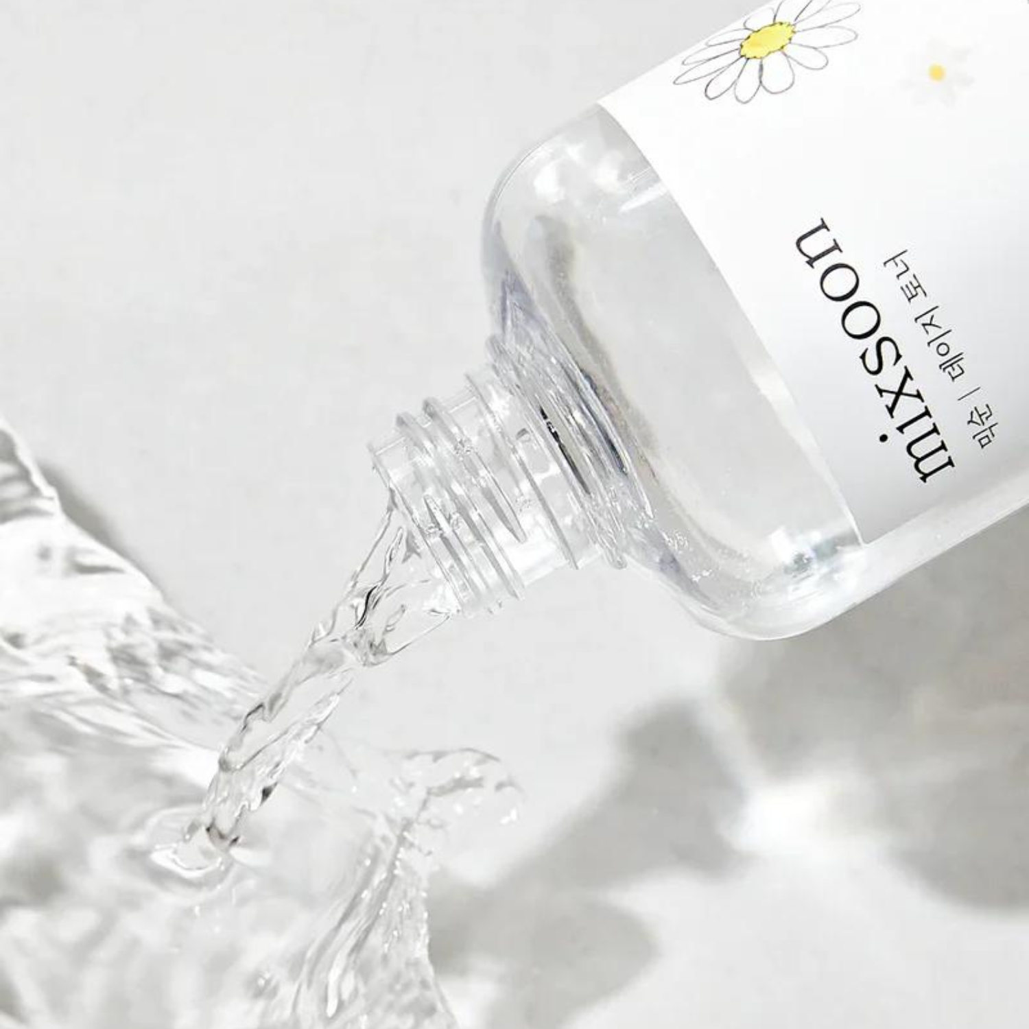 Mixsoon Daisy Toner 300ml bottle with a white cap, featuring a floral label and clear liquid inside, used for skincare.