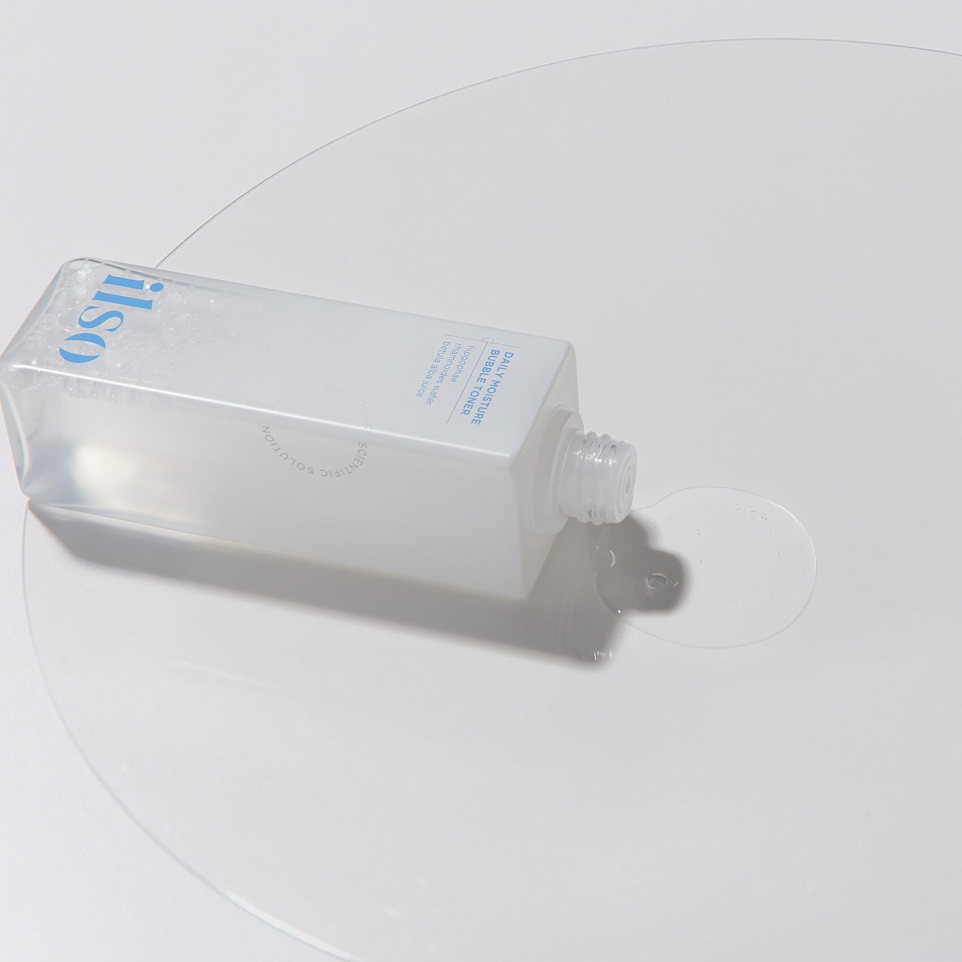 ILSO Daily Moisture Bubble Toner in a 150ml bottle, featuring a clear liquid with a foaming pump for hydrating skincare.