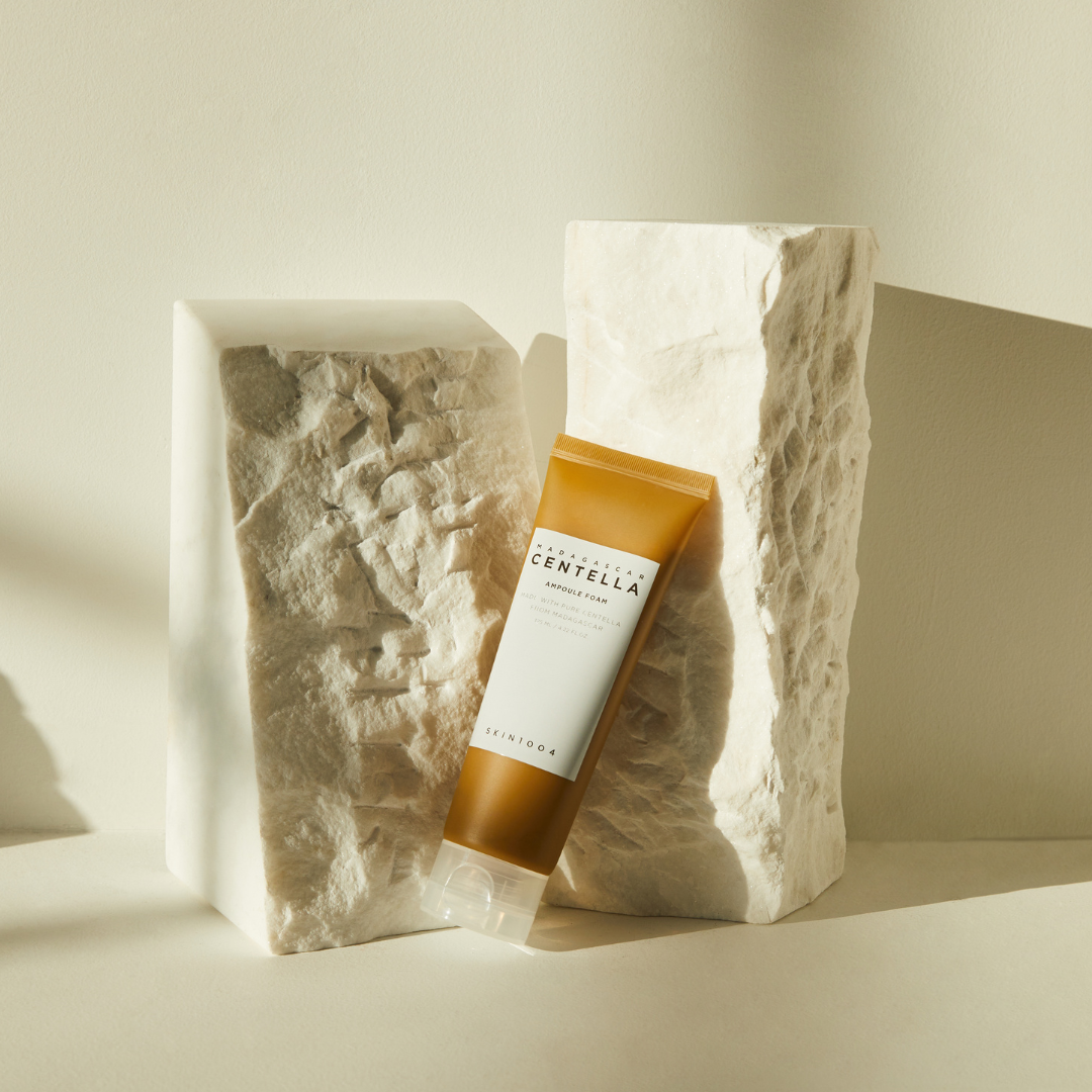 SKIN1004 Madagascar Centella Ampoule Foam cleanser in 125ml gel and foam, featuring a clear bottle with a pump and product label.