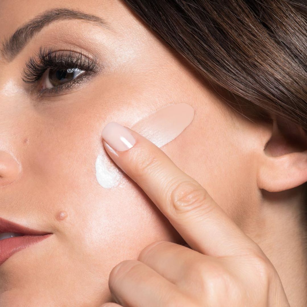 Swatch of ARTDECO Instant Skin Perfector liquid foundation showing smooth, blendable beige shade on skin sample.