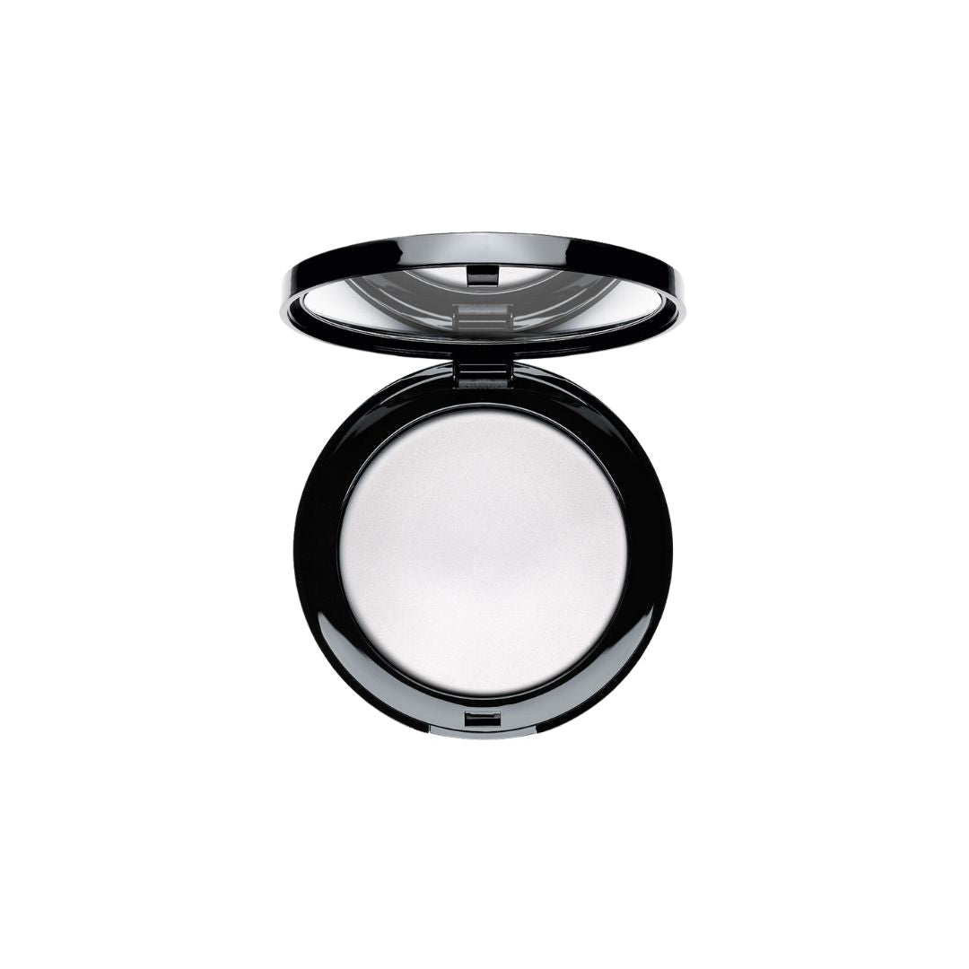 Artdeco no color setting powder in a clear compact, finely milled, lightweight face powder for a matte finish and makeup setting.