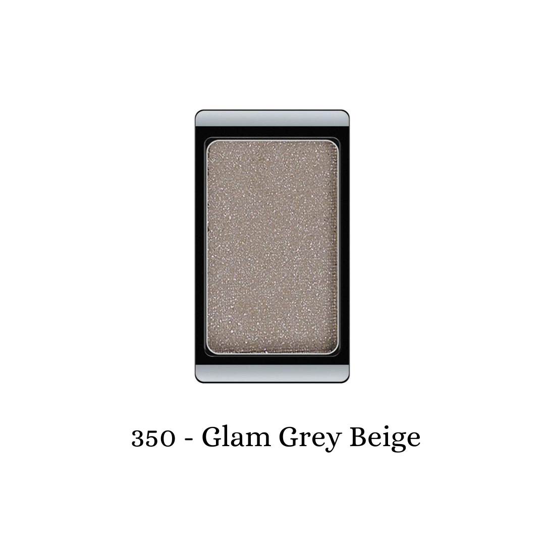 ARTDECO Eyeshadow Glam in grey-beige, showing a close-up of the shimmering, blendable eyeshadow shade in a compact.