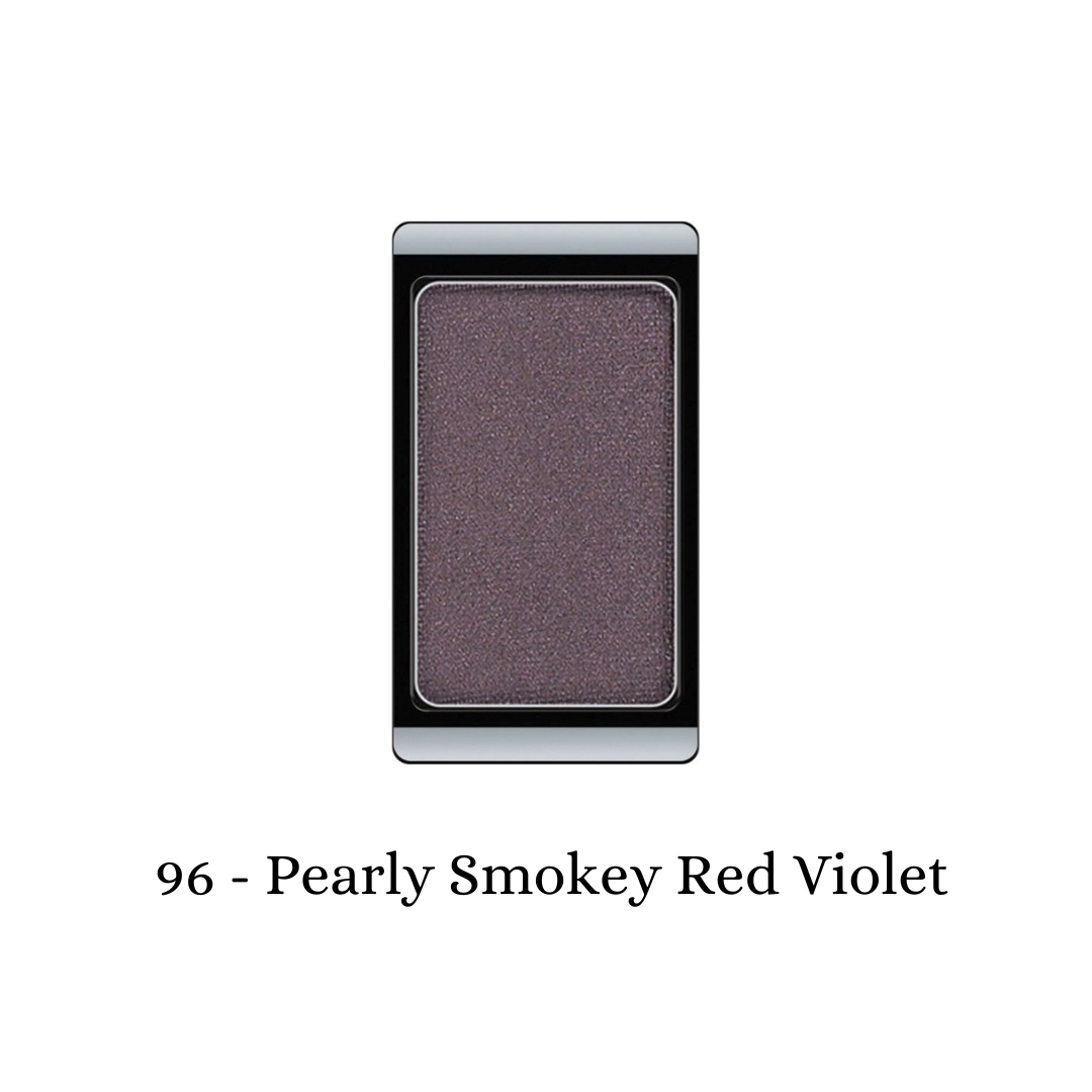 ARTDECO eyeshadow pearl in pearly smoky red violet with shimmering finish, showcased in a close-up image.