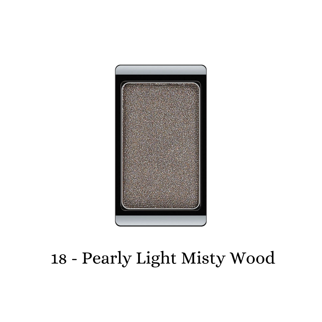 ARTDECO eyeshadow pearl in a pearly, light misty wood shade, showcasing its smooth texture and subtle shimmer.