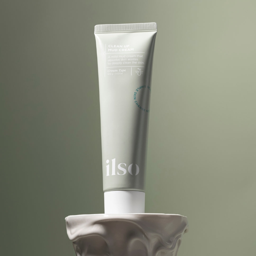 ILSO Clean Up Mud Cream wash-off mask in 100g jar showing creamy texture and product label.