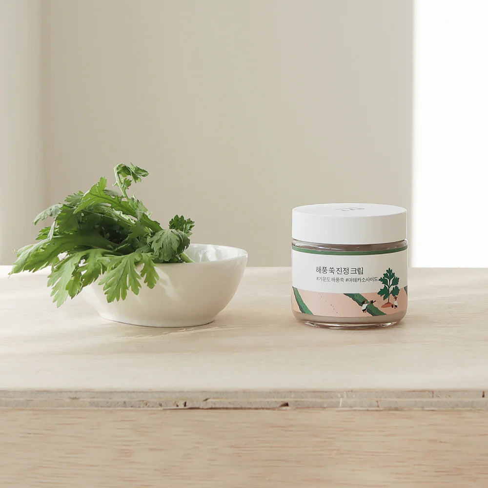 Round Lab Mugwort Calming Cream 80ml face moisturizer jar with herbal ingredients and soothing texture in a white container.