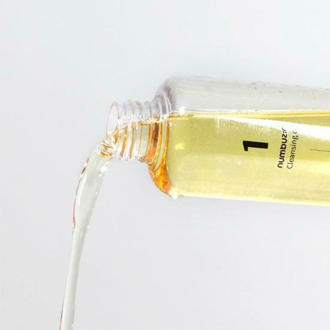 Numbuzin No. 1 Easy Peasy Cleansing Oil 200ml bottle, oil cleanser with a pump dispenser, designed for gentle facial cleansing.