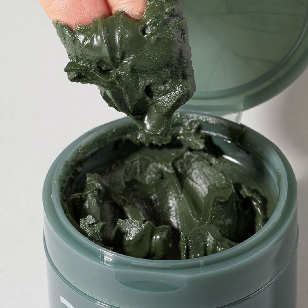 Numbuzin No. 3 Pore & Makeup Cleansing Balm with green tea and charcoal in 85g jar, creamy balm for deep cleansing.
