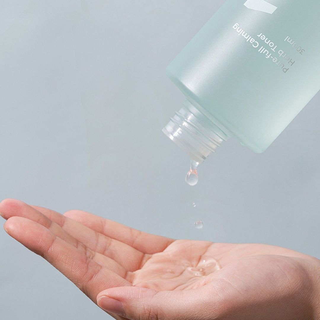 Numbuzin No.1 Pure-Full Calming Herb Toner 300ml bottle with a sleek, minimalist label and clear liquid inside.
