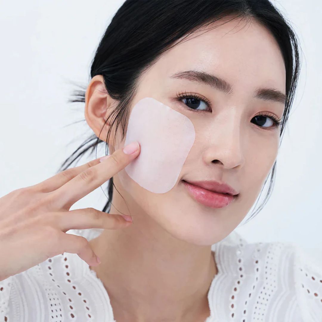 Mediheal Phyto-Enzyme Peeling Pad toner pad for gentle exfoliation and skin renewal, showing textured pad with plant enzyme formula.