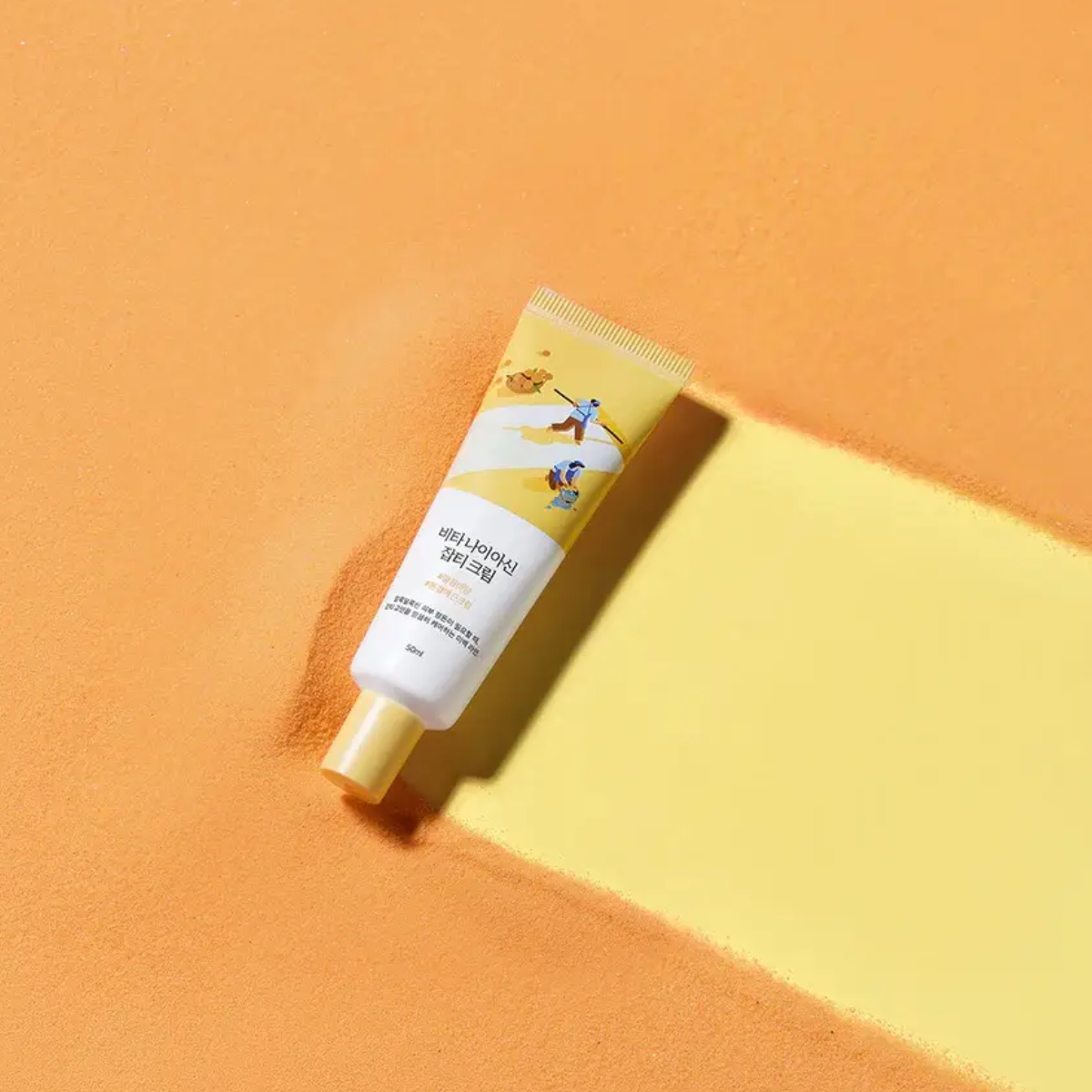 Round Lab Vita Niacinamide Dark Spot Cream 50ml, face moisturizer with brightening and skin tone-evening properties.