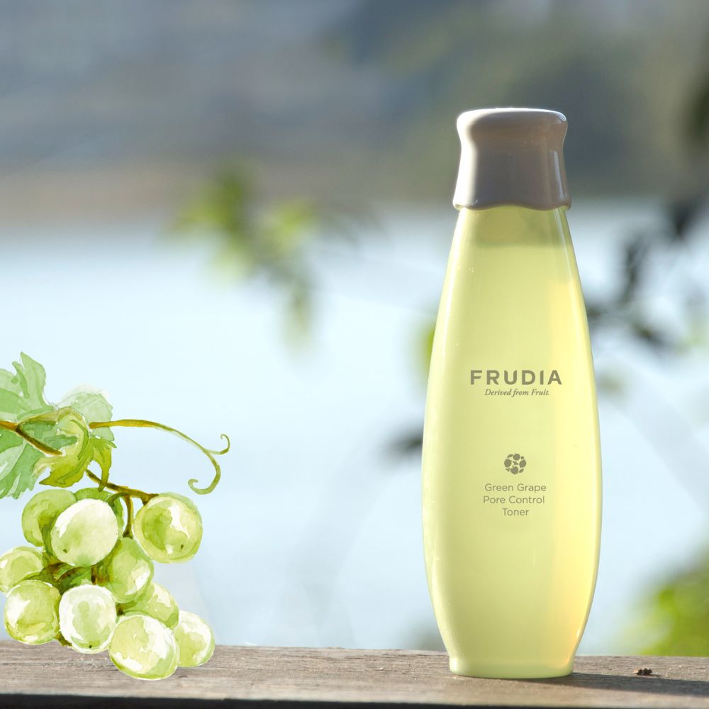 Frudia Green Grape Pore Control Toner in a 195ml bottle, featuring a clear liquid and a minimalist label design.