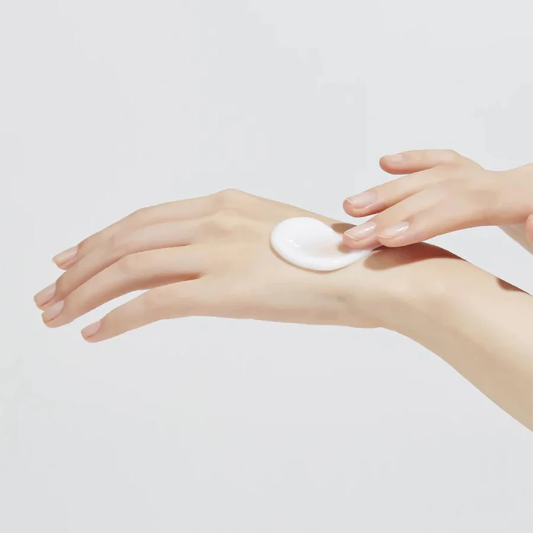 Acwell Real Aqua Balancing Cream 50ml face moisturizer jar with a clean, minimalist design and light blue accents.