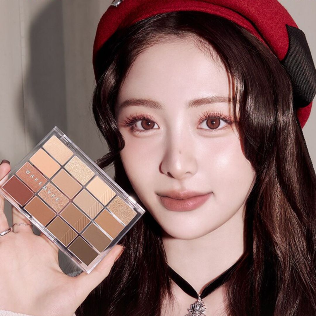 Wakemake Soft Blurring Eye Palette eyeshadow with neutral and pastel shades, displayed in a sleek compact on a white background.