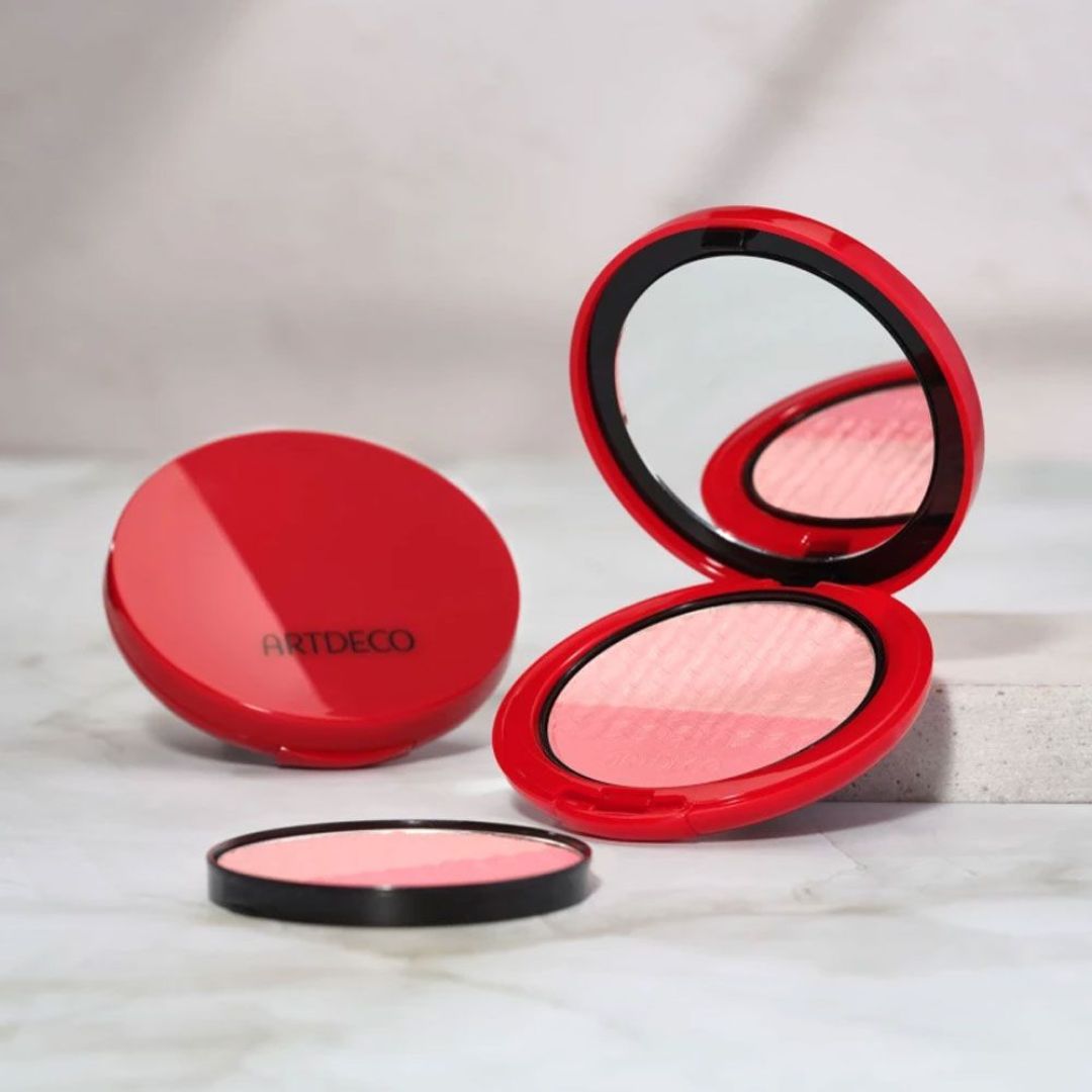 ARTDECO Blush Couture in elegant packaging, showcasing the soft pink powder blush with subtle shimmer for a natural glow.