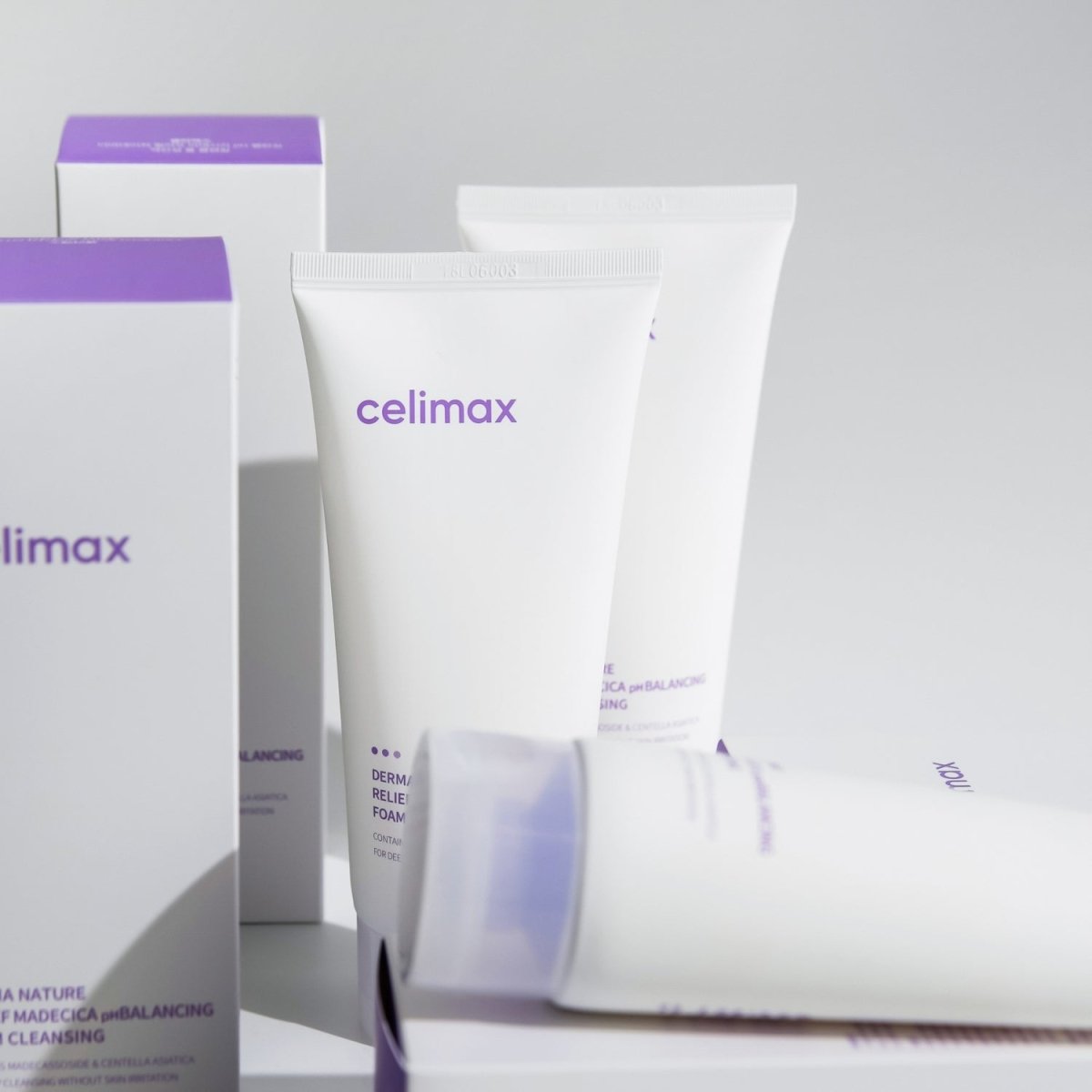 Celimax Derma Nature Relief Madecica Ph Balancing Foam Cleansing 150ml | La Cosmetique