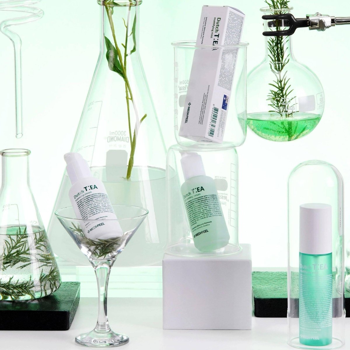 MEDIPEEL+ Dutch Tea Mattifying Mist 100ml | La Cosmetique