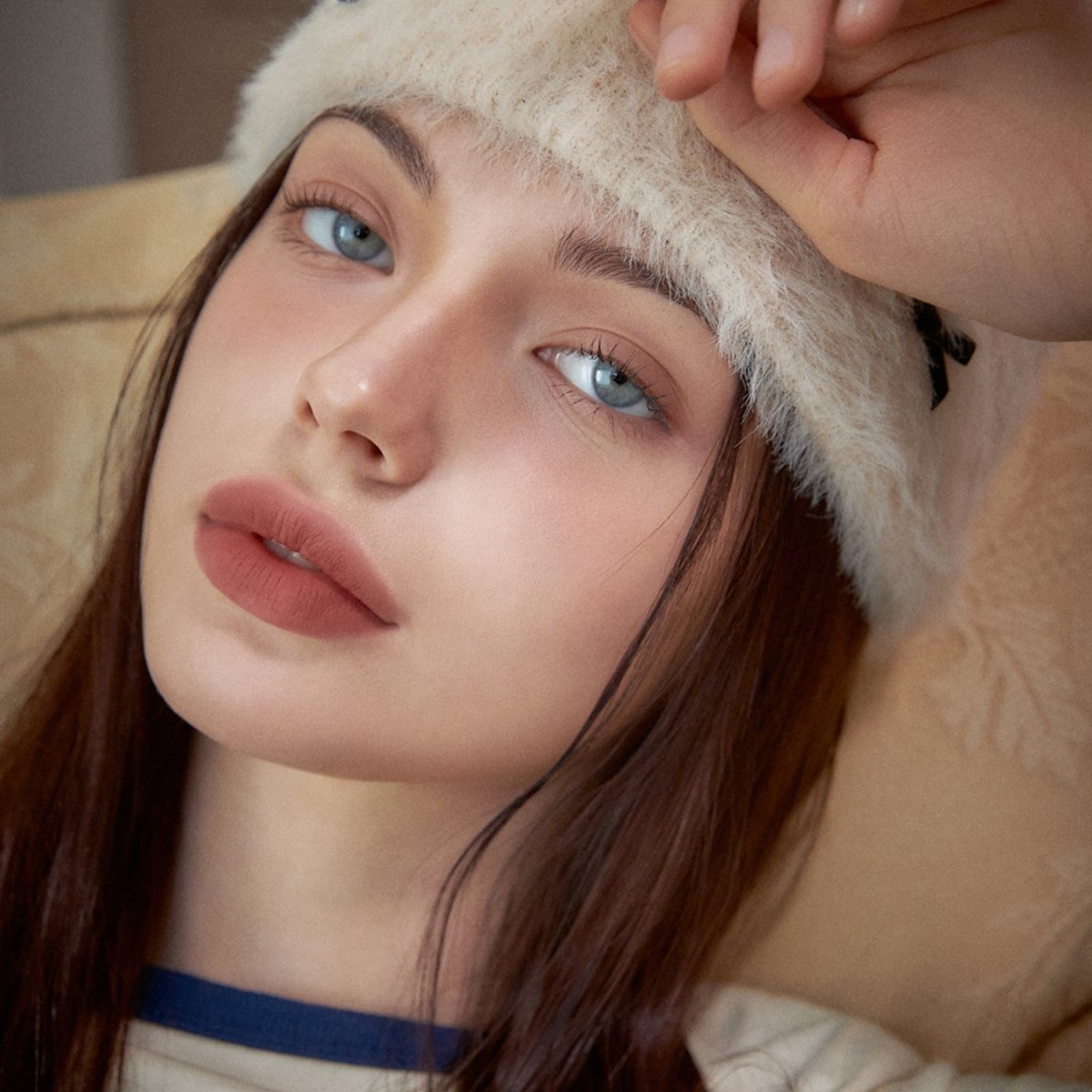 AOU Cosmetics Floofy Matte Balm | La Cosmetique
