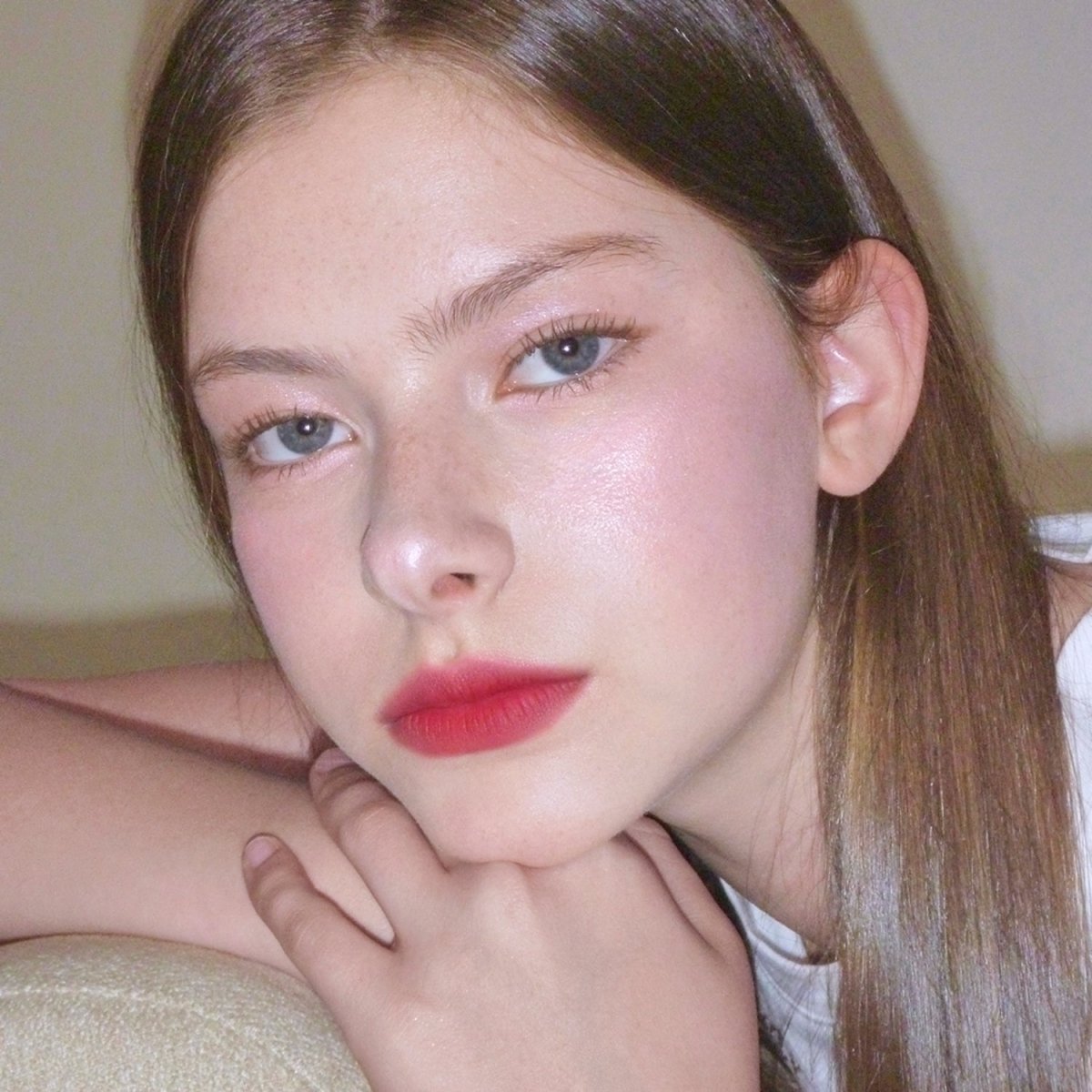 AOU Cosmetics Floofy Matte Balm | La Cosmetique